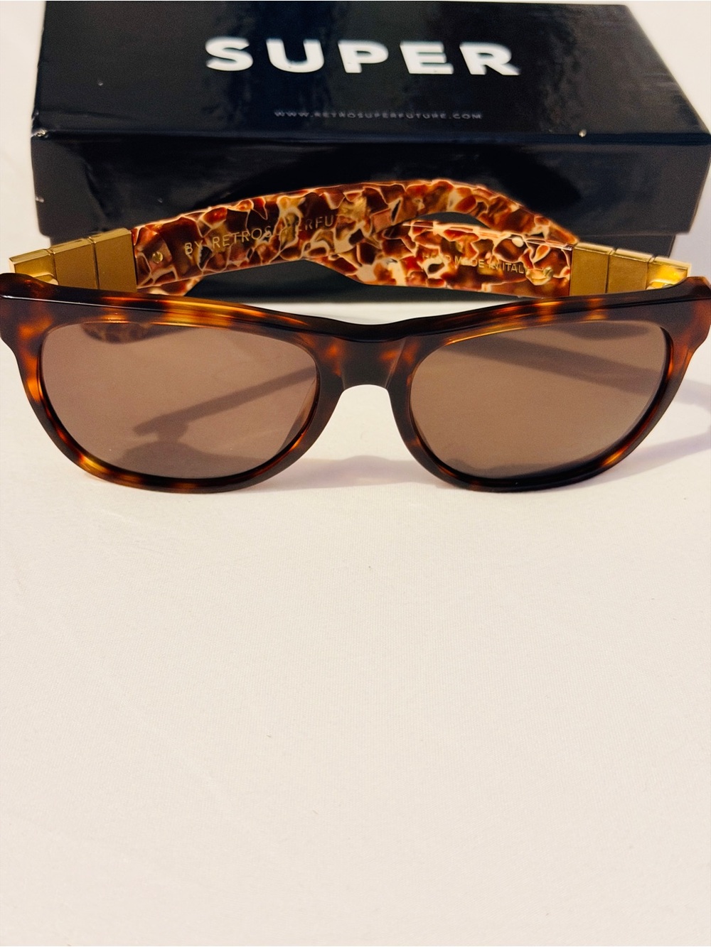RetroSuperFuture Tortoiseshell Pattern Sunglasses Arm in Brown and Cream